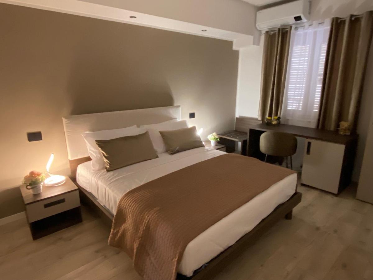 Hotel Plaza Ungheria باليرمو المظهر الخارجي الصورة