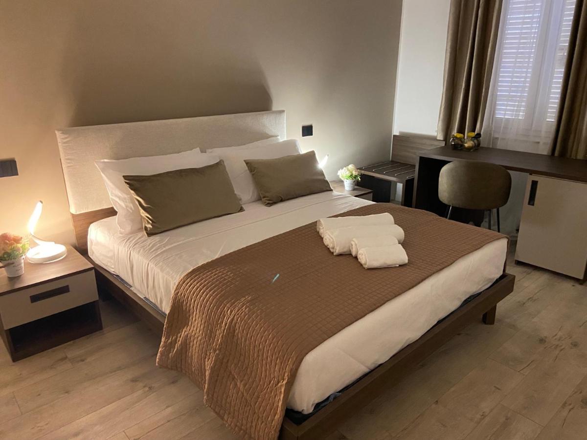 Hotel Plaza Ungheria باليرمو المظهر الخارجي الصورة