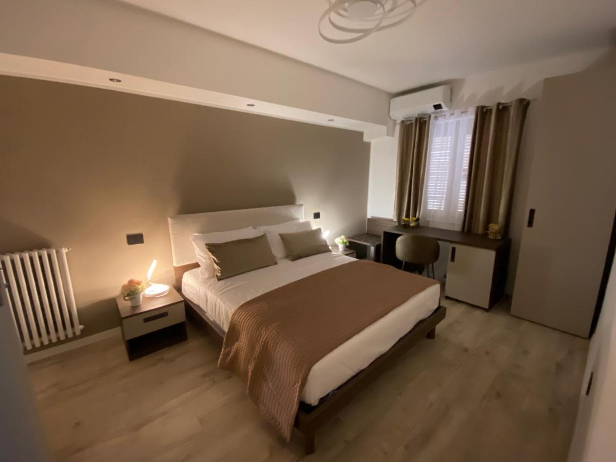 Hotel Plaza Ungheria باليرمو المظهر الخارجي الصورة